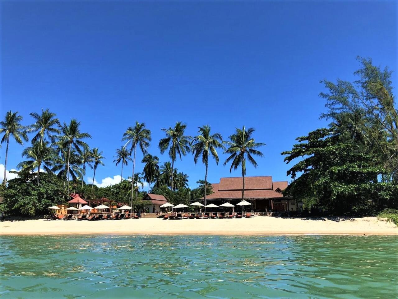 Kanok Buri Resort Lipa Noi Exterior foto